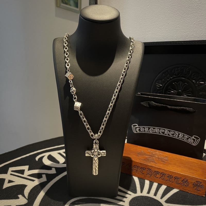Ch**me He**ts necklaces